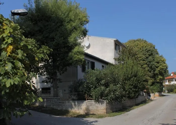 Apartment Apartments With A Parking Space Banjole, Pula - 7488