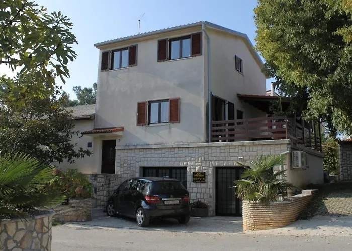 Apartments With A Parking Space Banjole, Pula - 7488 Apartment Pula