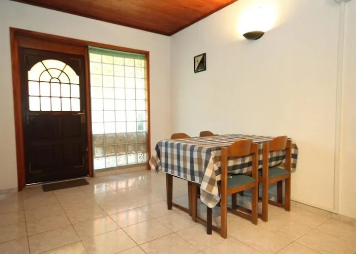 Apartments With A Parking Space Banjole, Pula - 7488