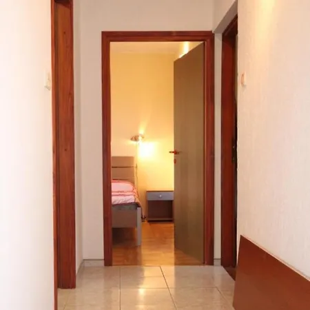 With A Parking Space Banjole, - 7488 Apartamento